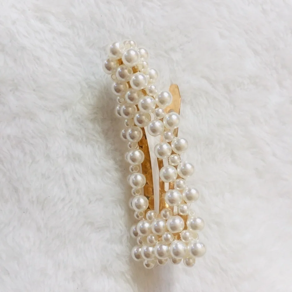 Pearl hair clip
